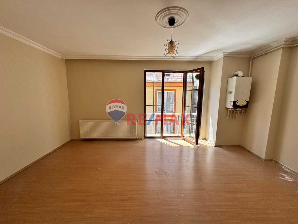 HÜRRİYET MAH. YENİ BİNA METRO VE ADLİYEYE 10 DK KİRALIK 2+1