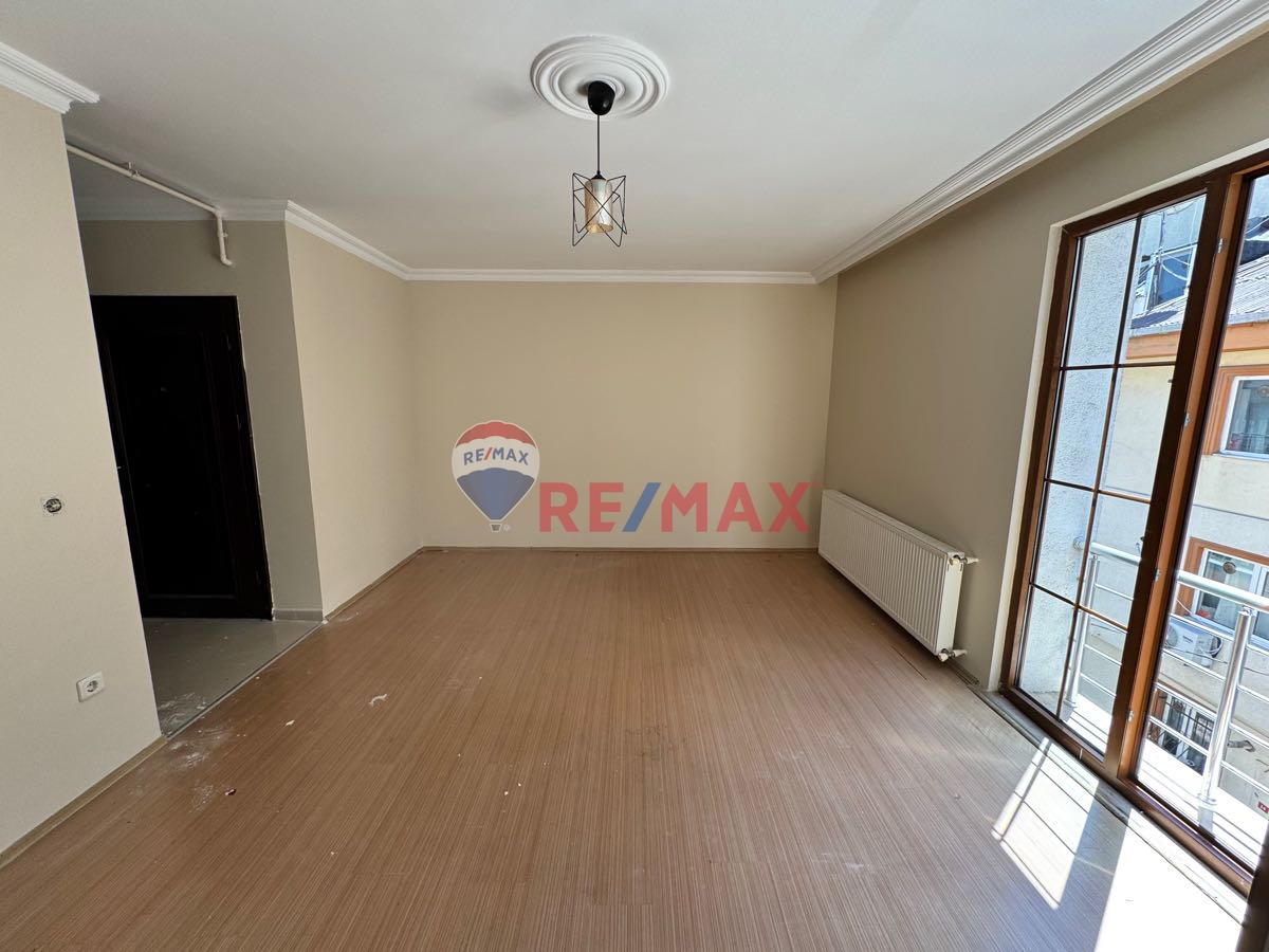 HÜRRİYET MAH. YENİ BİNA METRO VE ADLİYEYE 10 DK KİRALIK 2+1