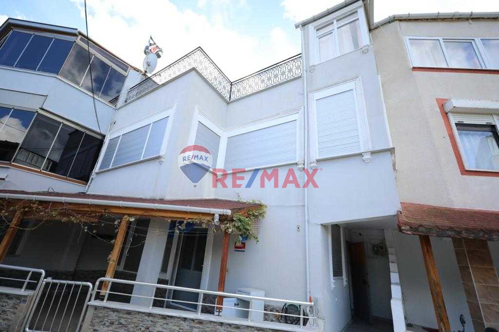 REMAX CITY'DEN, KOMPLE YENİLENMİŞ, 3 KATLI MÜSTAKİL BİNA
