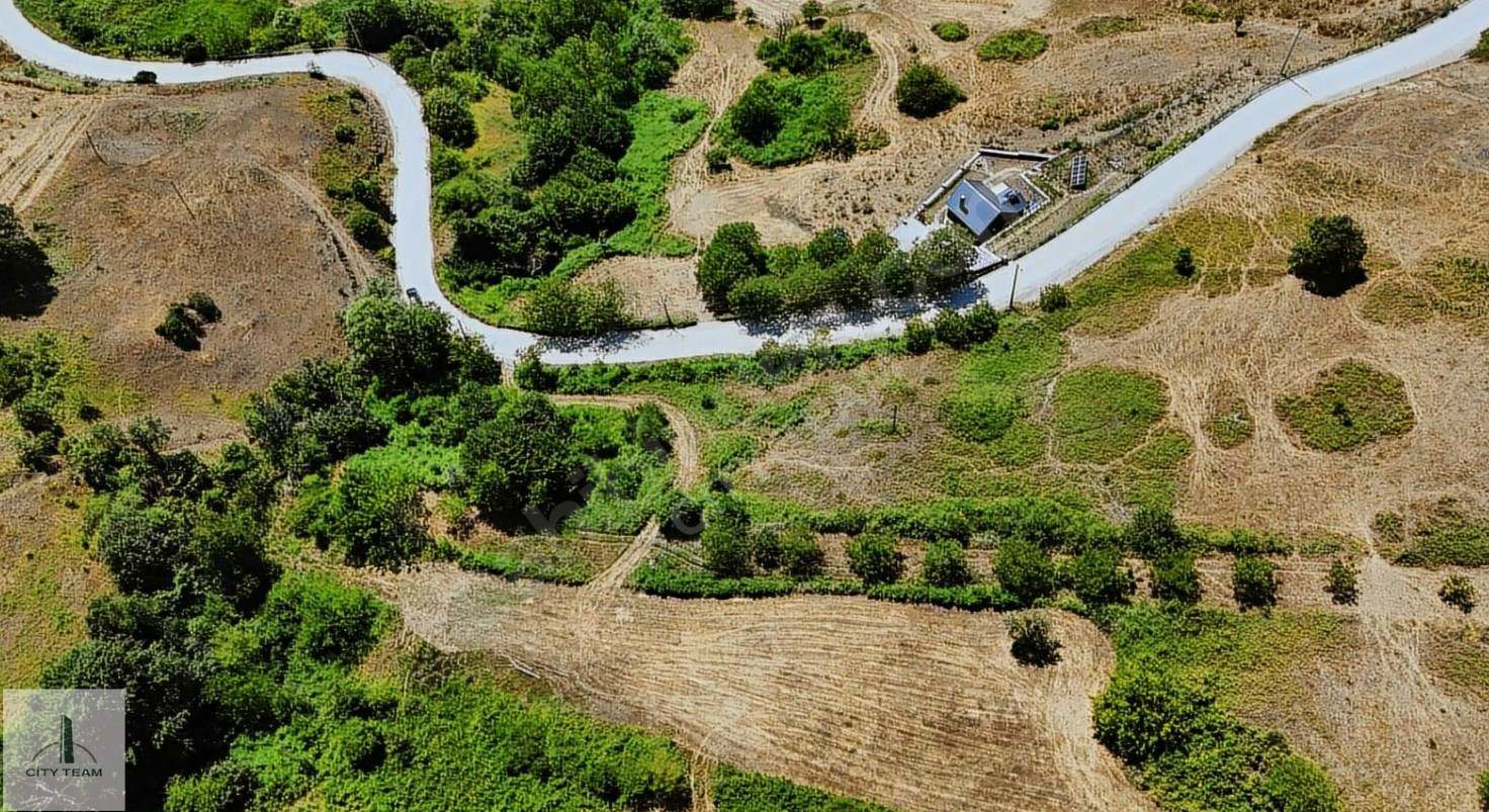 KARAMÜRSEL FULACIKTA ASFALTA CEPHE SATILIK 7.506 M2 ARSA %5 İMAR