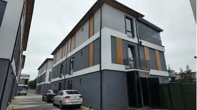 STADYUMA YAKIN SATILIK 5+1 VİLLA REMAX MAVİ TUNCAY ŞEN'DEN.