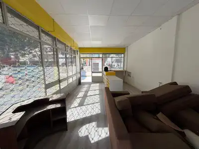 60 BAHÇELİEVLERDE KÖŞE DÜKKAN 