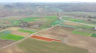 KOCAELİ KANDIRA ESENTEPE’DE  YOLA CEPHELI SATILIK TARLA 