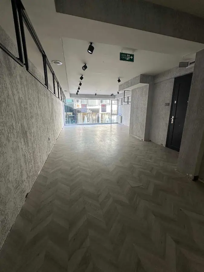 BEYOĞLU TAKSİM'DE GELİŞEN VE DÖNÜŞEN BÖLGEDE SATILIK BİNA