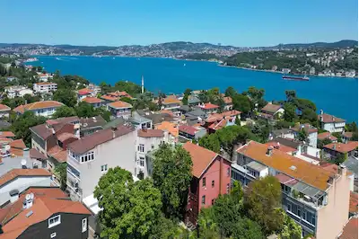 EMİRGAN'DA BOĞAZ MANZARALI PRESTİJLİ YAŞAM