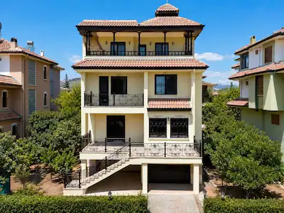 REMAX AVLU'DAN KUYULUK ÇAMTEPE KONAKLARINDA SATILIK 6+2 TRİPLEKS