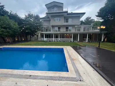 ACARKENT'TE DÜZ GİRİŞLİ, ÖZEL HAVUZLU ULTRA LÜKS SATILIK VİLLA 