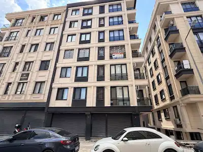 ŞİRİNEVLER MERKEZDE METROBÜSE 5 DK 3+1 SATILIK SIFIR DAİRE