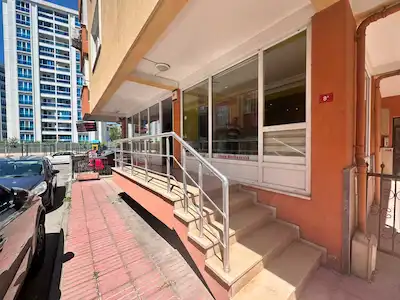 KARTAL ATATÜRK CADDEYE YÜRÜME MESAFESİNDE – 180 M² DÜKKAN