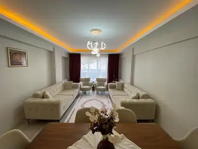 ÖZEL TASARIM ISTASYON CADDESINDE ÖN CEPHE GENIŞ 3+1