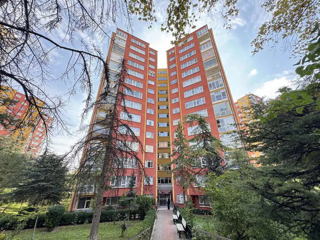 DEMETEVLER MH HAVACILAR SİTESİ SATILIK 3+1 DAİRE