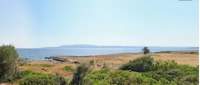 URLA GÜLBAHÇEDE DENİZE YAKIN VİİLA İMARLI TEK TAPU SATILIK ARSA