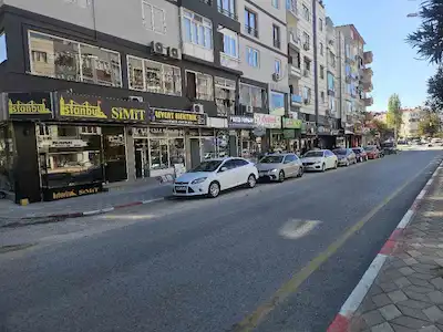 SOMA'DA GAZIOSMANPAŞA CADDESINDE SATILIK IŞYERI