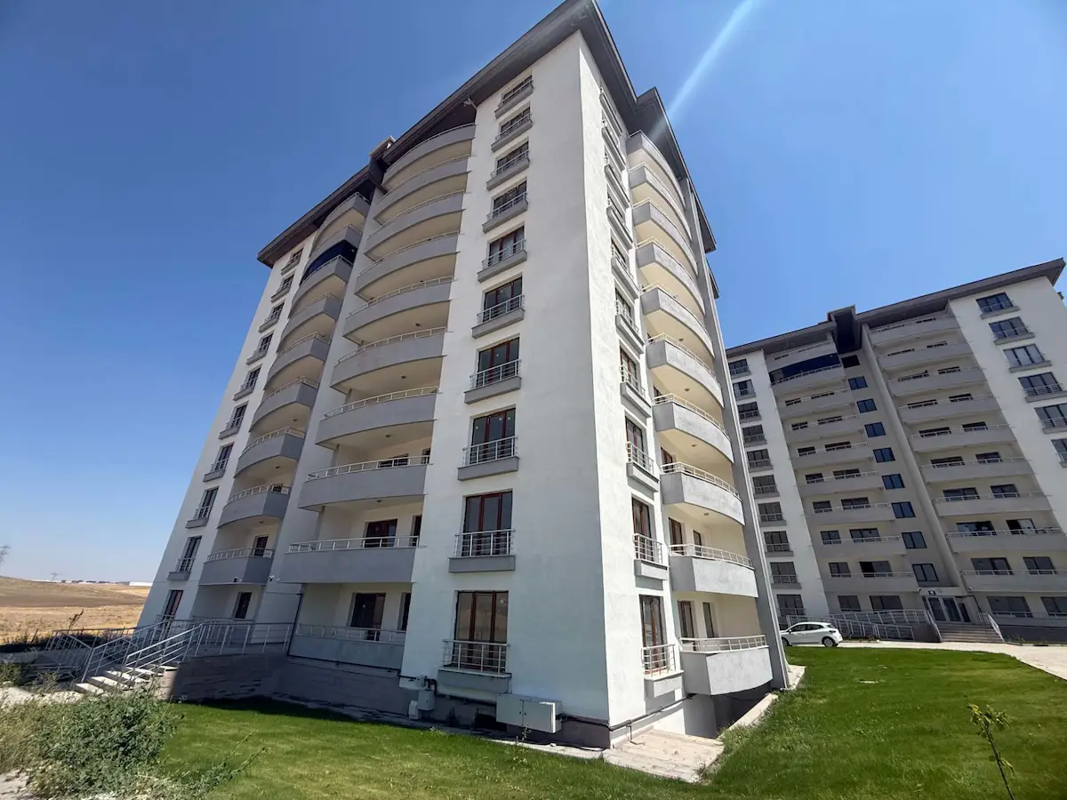 SİNCAN ALCI MAHALLESİ FLORYA PARK SİTESİ KİRALIK 3+1&130M2 5. KAT YAPILI SIFIR DAİRE, YERDEN ISITMA