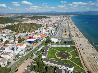 AYVALIK SARIMSAKLIDA TURİZM İMARLI PROJESİ HAZIR SATILIK ARSA