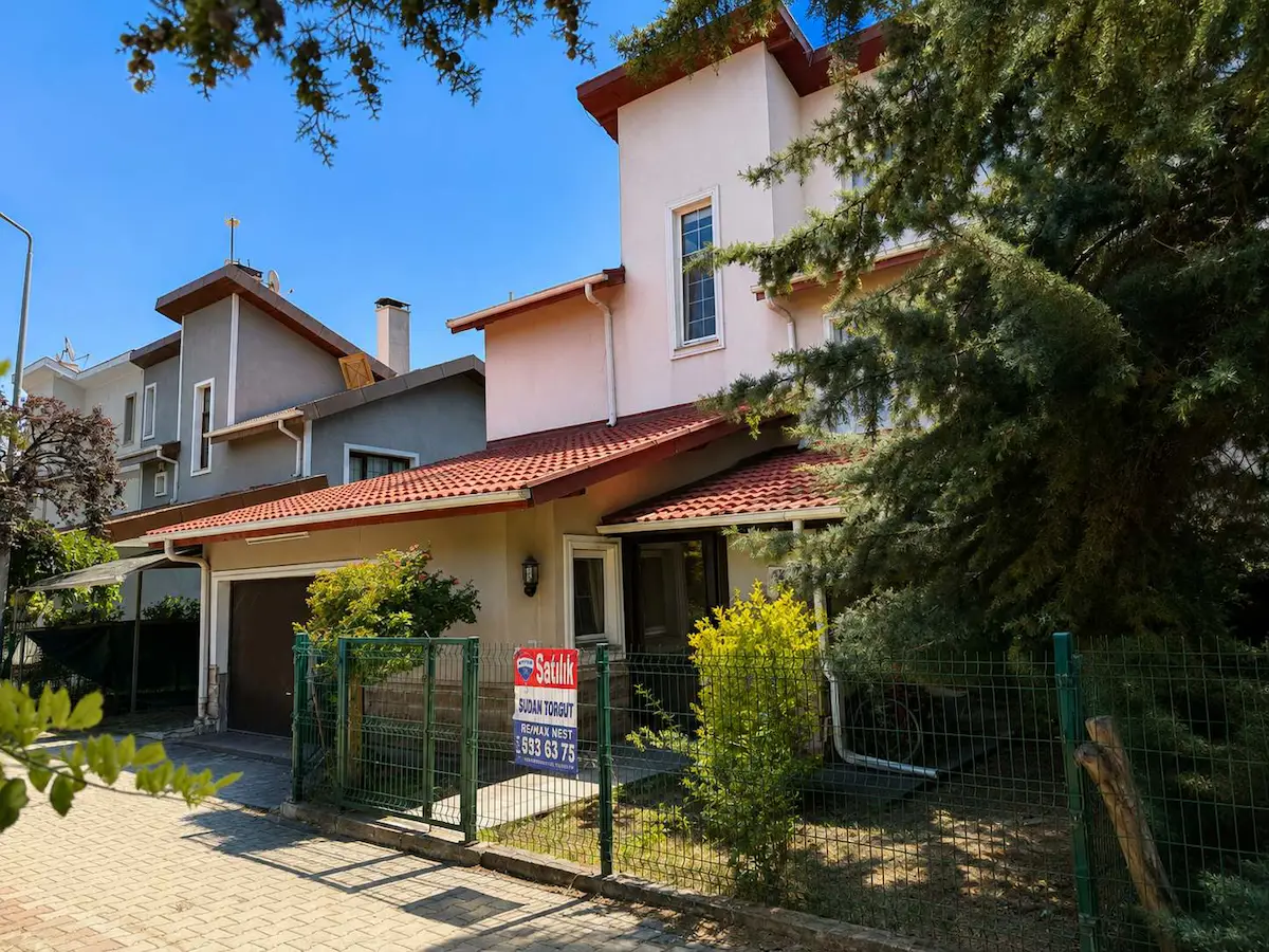 ALACAATLI GAZILILER SITESI FIRSAT SATILIK VILLA