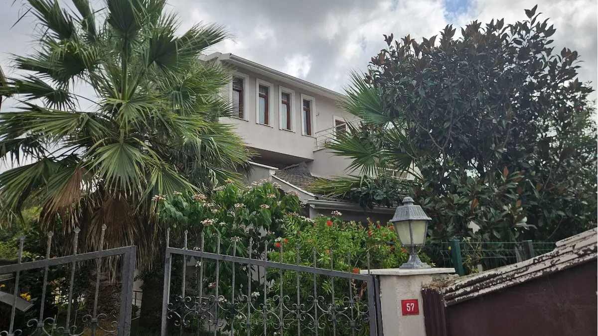 ŞİLE SAHİLKÖYDE SATILIK MÜSTAKİL HAVUZLU TRİPLEKS VİLLA 300 M2