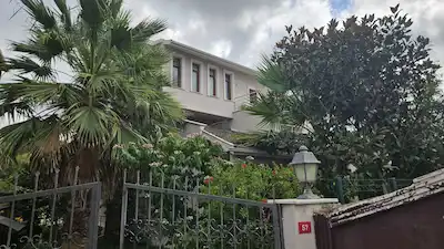 ŞİLE SAHİLKÖYDE SATILIK MÜSTAKİL HAVUZLU TRİPLEKS VİLLA 300 M2