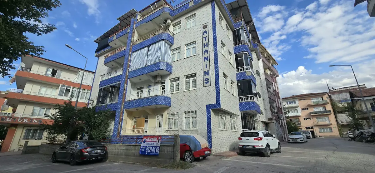 KOYUNOĞLU MAHALLESİ'NDE 3+1 KİRALIK DAİRE