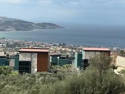 FOÇA KOZBEYLİ SIVAT MEVKİ SATILIK ARSA