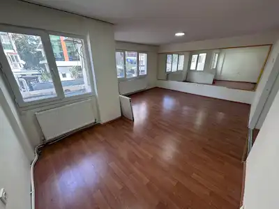 BOSTANLI’DA ÇİFT CEPHELİ 2+1 | 105 M² NET | BALKONLU | KOMBİLİ | BOŞ