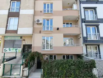 REMAX BEYAZ FIRSAT BAKIMLI FERAH 4+1 DUBLEX