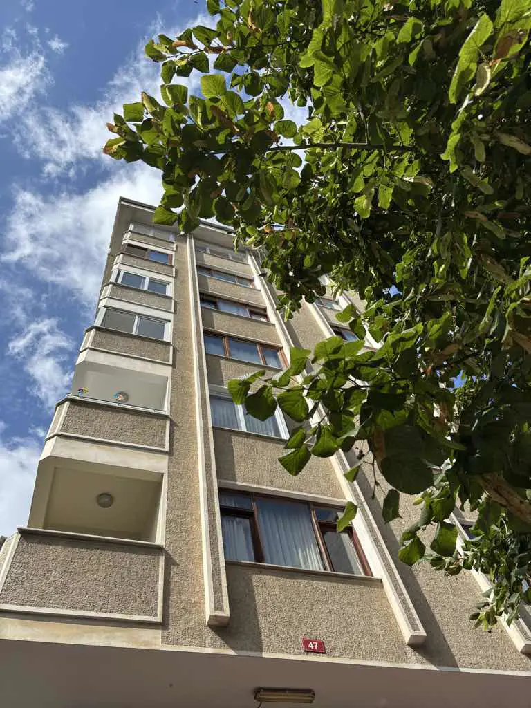 KOZYATAĞI KAYASULTAN SOKAK’TA SATILIK 3 + 1
