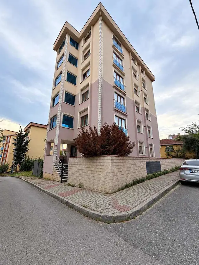KARTAL CUMHURİYET MAHALLESİ’NDE KİRALIK 3+1 DAİRE