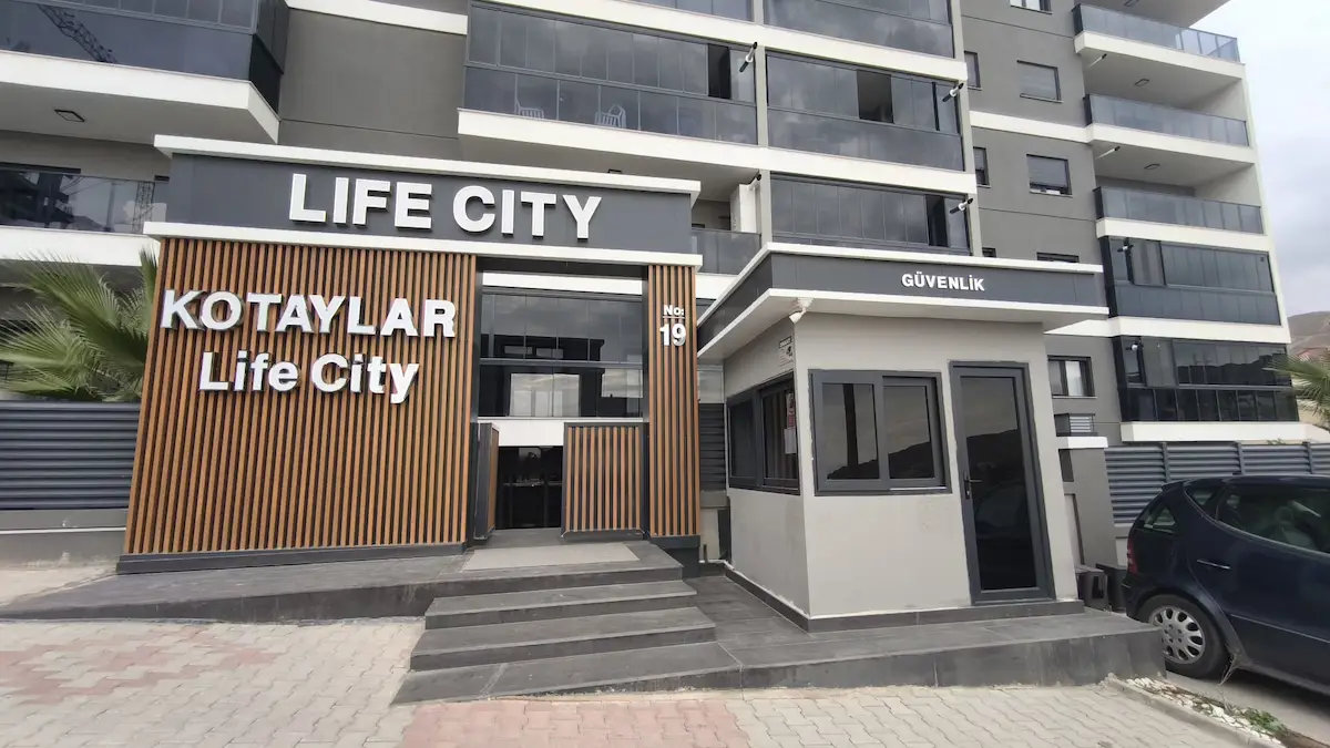 ULUKENT KENT 2 DE KOTAYLAR LİFE CİTY'DE SATILIK SIFIR 2+1 DAİRE 