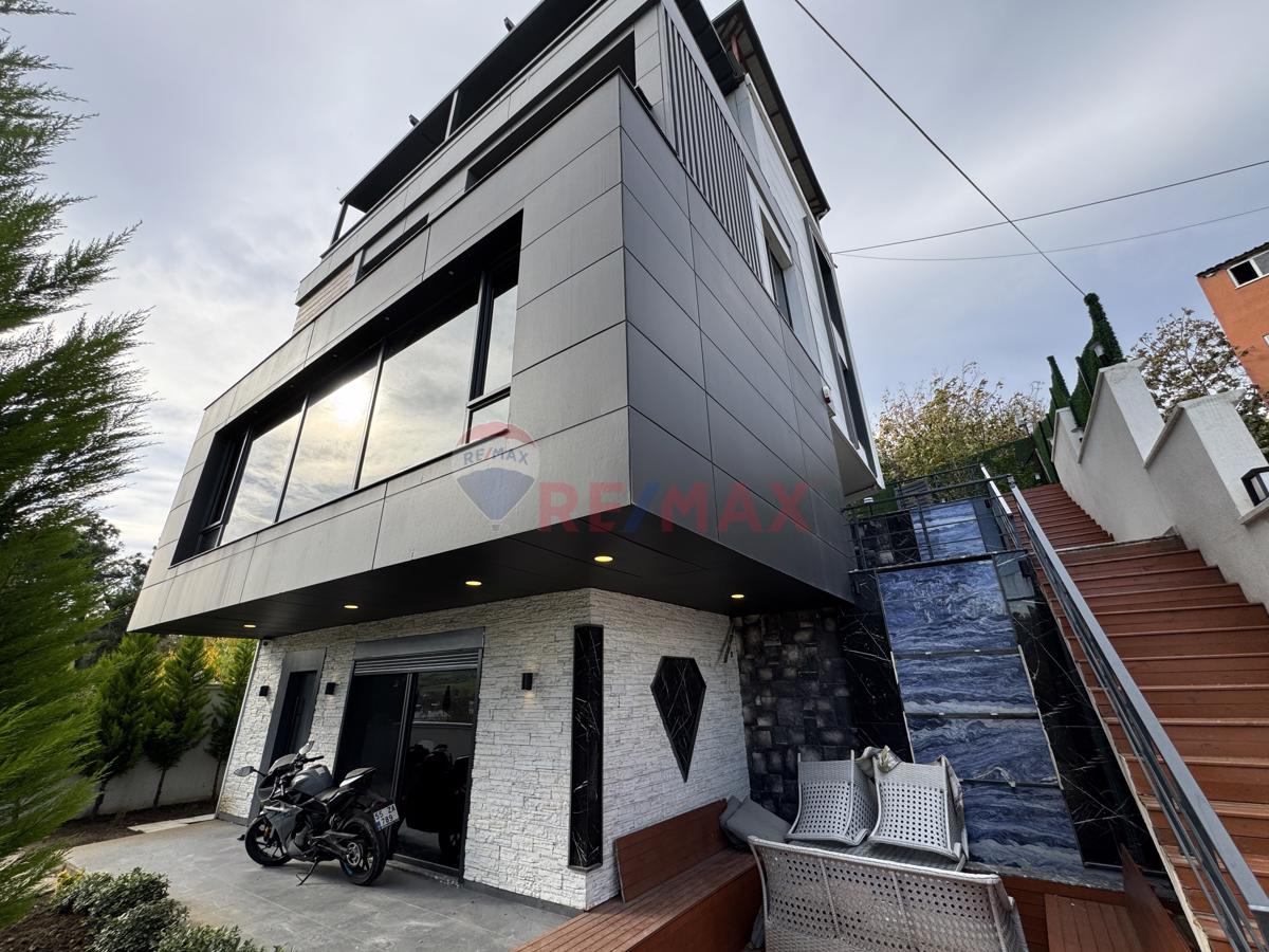 ŞEHRİN TÜM İMKANLARINA YAKIN 6+2 MUHTEŞEM VİLLA / TUNCAY SEVİNDİK