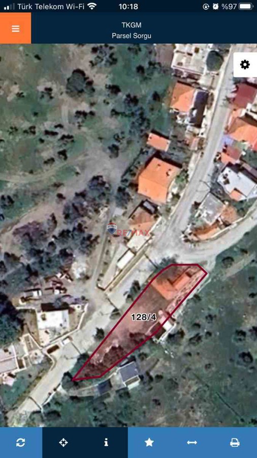 GÖDENCE MAHALESINDE KÖŞE PARSEL ARSA