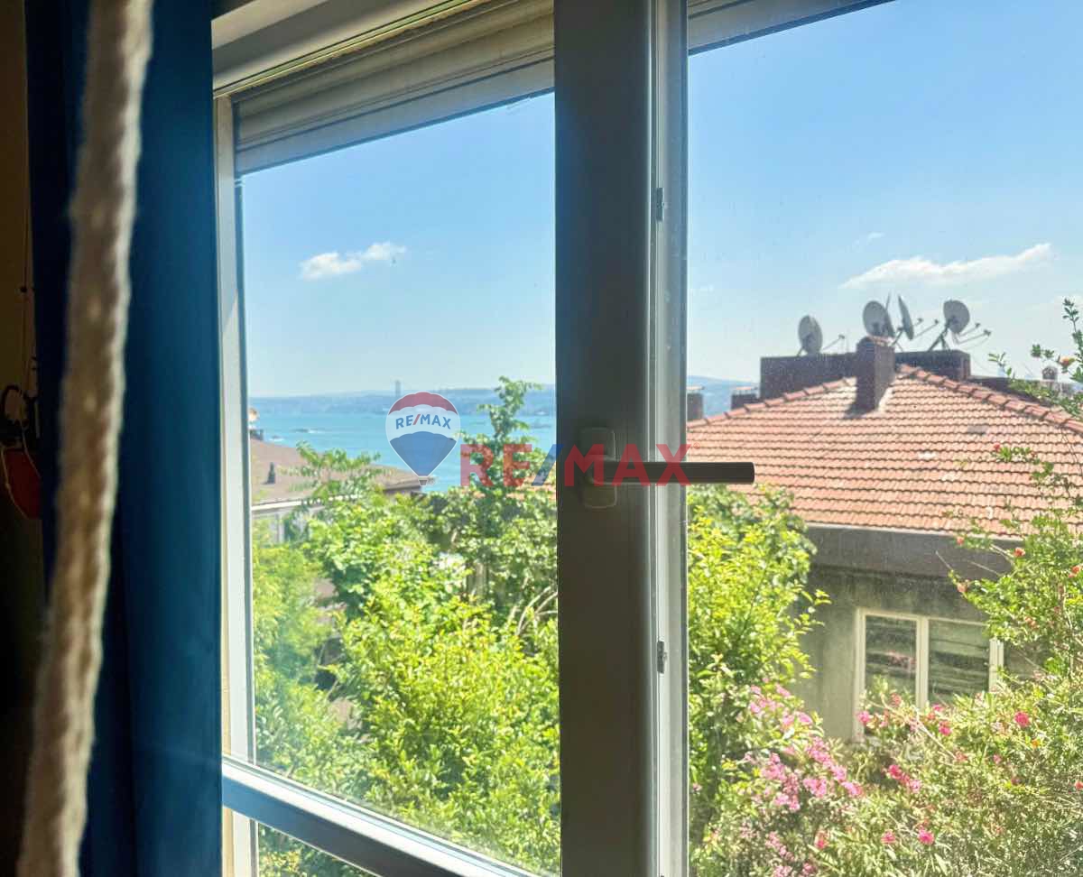 GÜMÜŞSUYUNDA DENİZ MANZARALI BAHÇE KULLANIMLI 2+1 SATILIK DAİRE