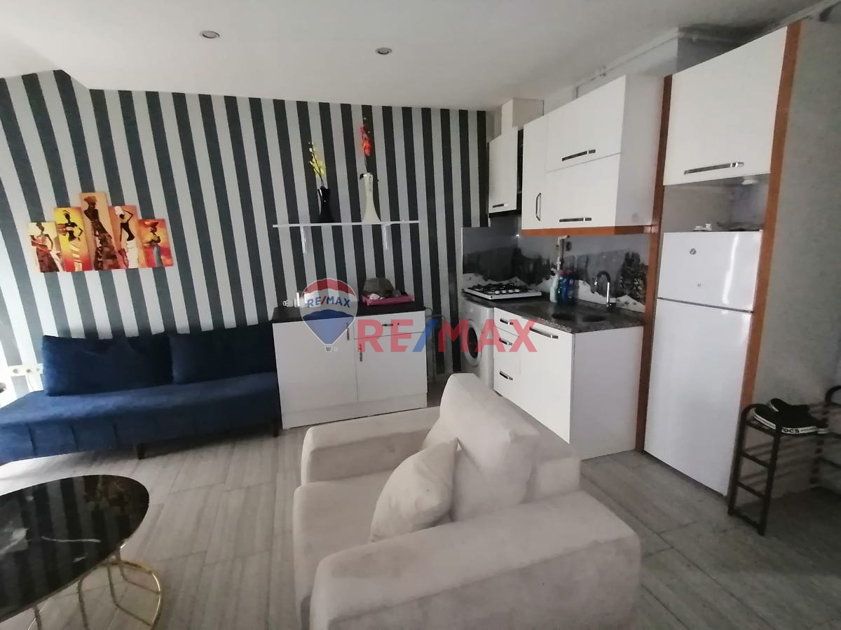 ÜNİVERSİTEYE YAKIN ÖNÜ AÇIK TERASLI SÜPER APART