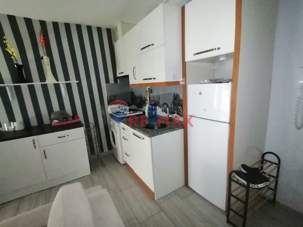 ÜNİVERSİTEYE YAKIN ÖNÜ AÇIK TERASLI SÜPER APART