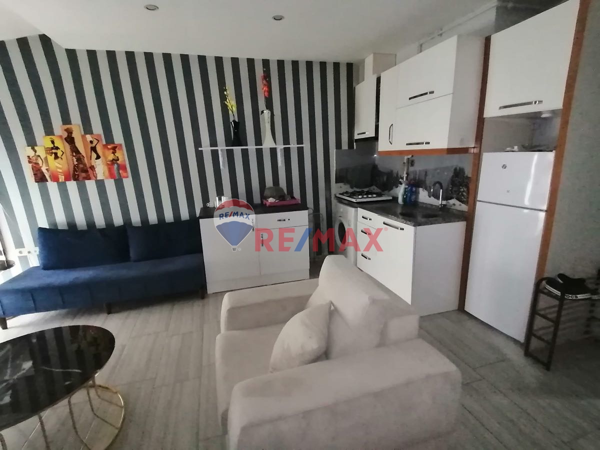 ÜNİVERSİTEYE YAKIN ÖNÜ AÇIK TERASLI SÜPER APART