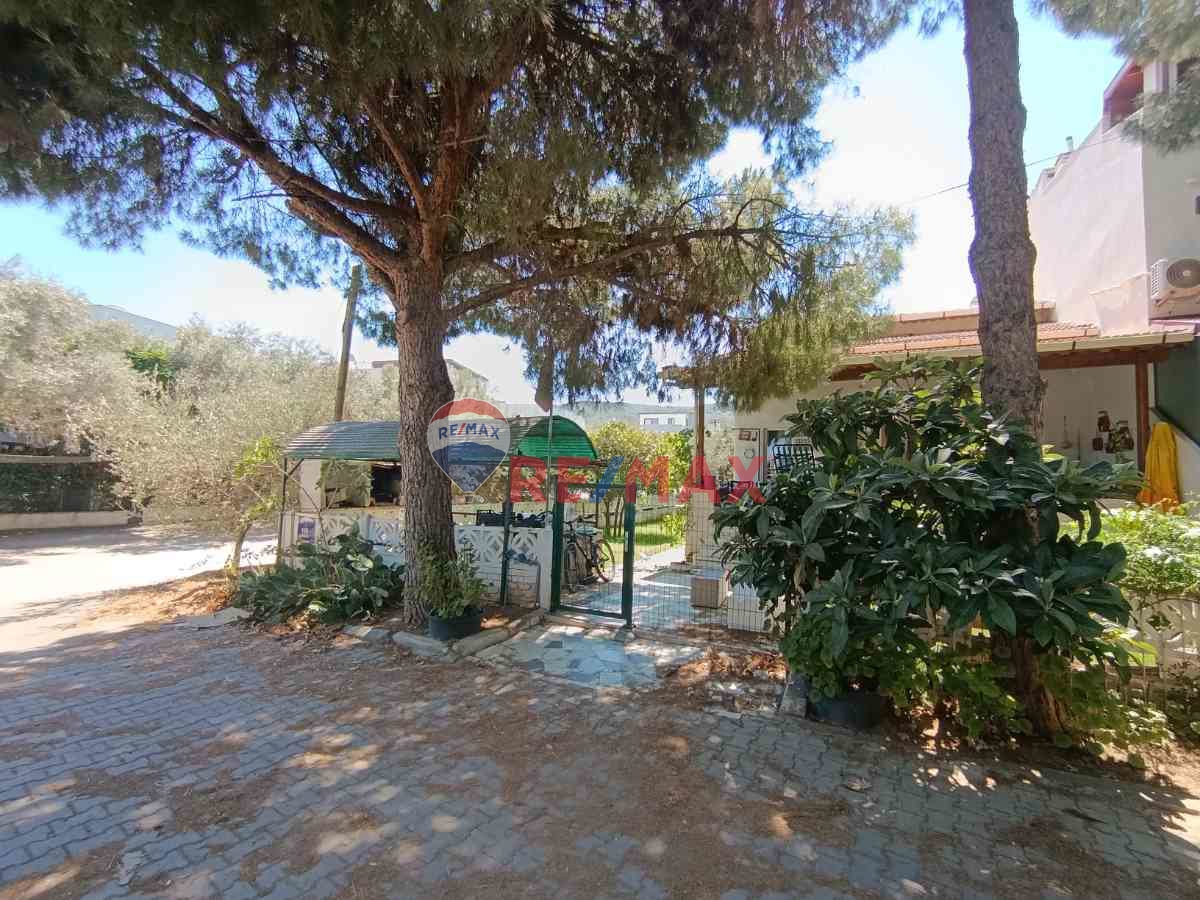 URLA DENİZLİ DE 2 VILLA IMARLI , 292 M2 ARSA ,KULLANIMDA YAPI MEVCUT