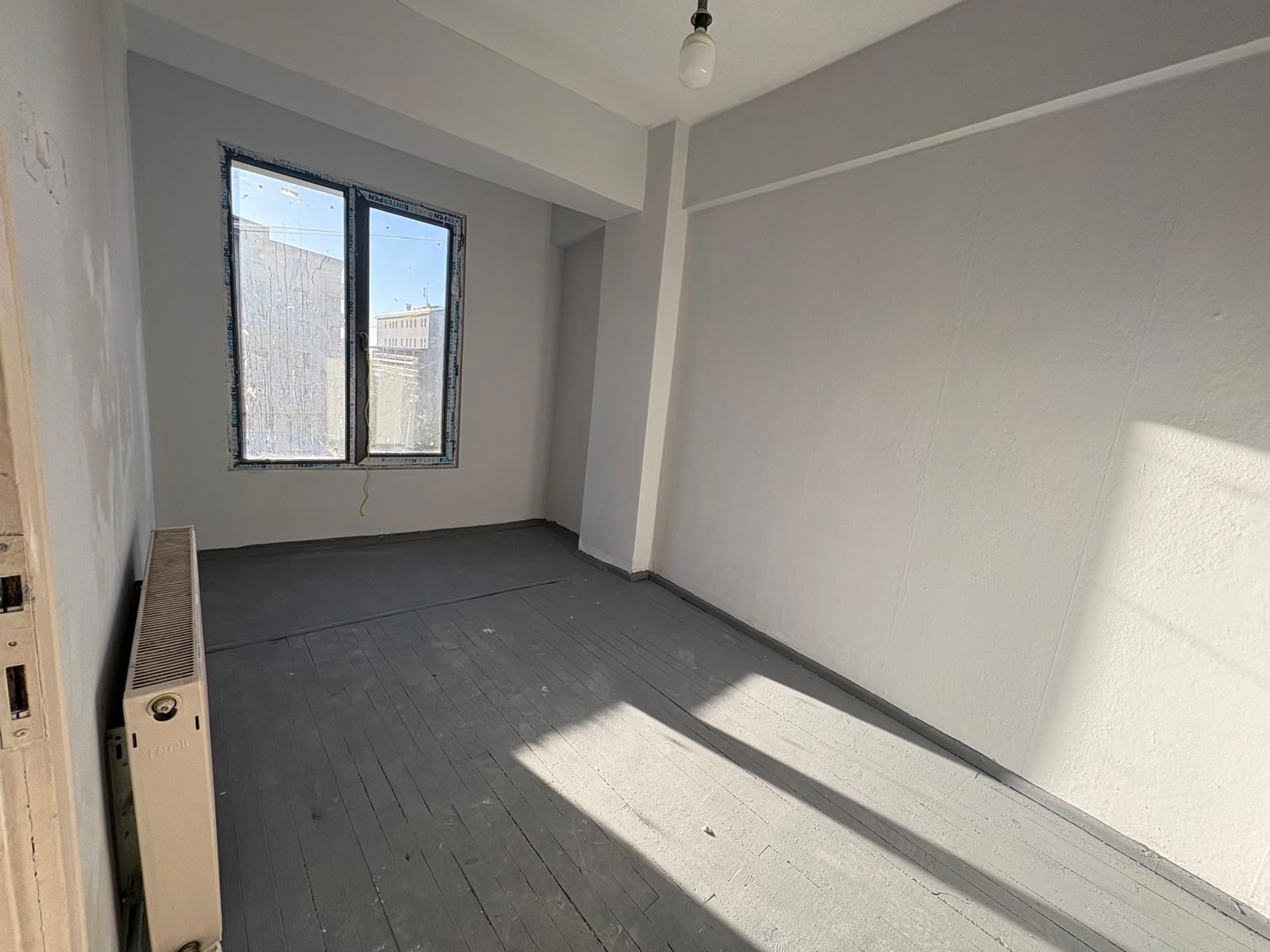 REMAX İLKE'DEN ŞEHİR MERKEZİ'NDE 2+1 KİRALIK DAİRE