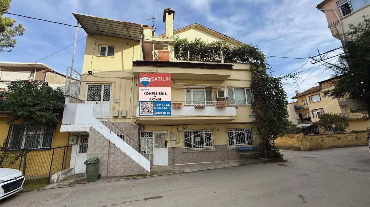 REMAX BEYAZ SIRAMEŞELER’DE METROYA YAKIN 5 DAİRELİ KOMPLE BİNA