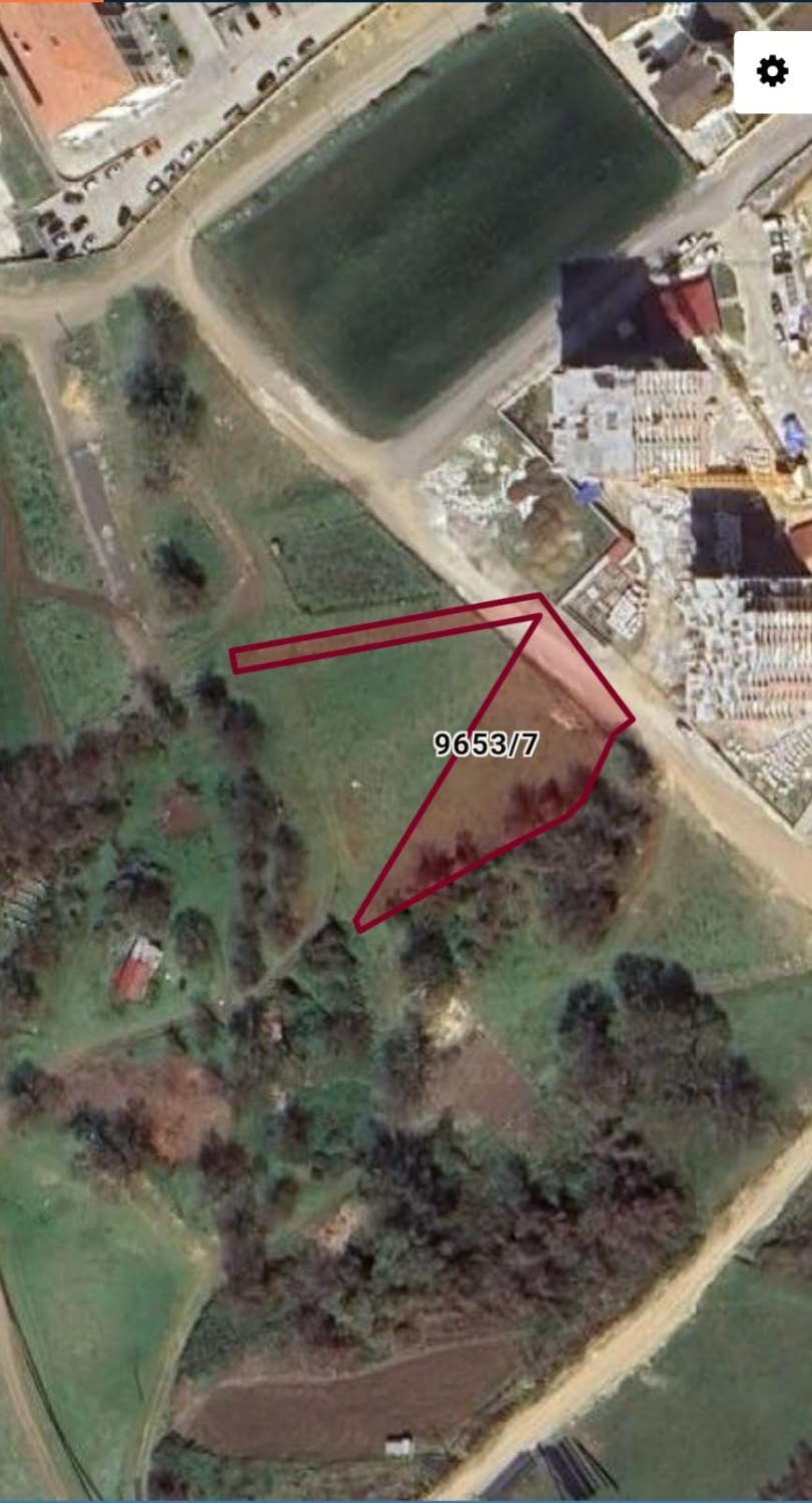 ALANLI'DA PARSELİZASYONU YAPILMIŞ TARLA HİSSESİ