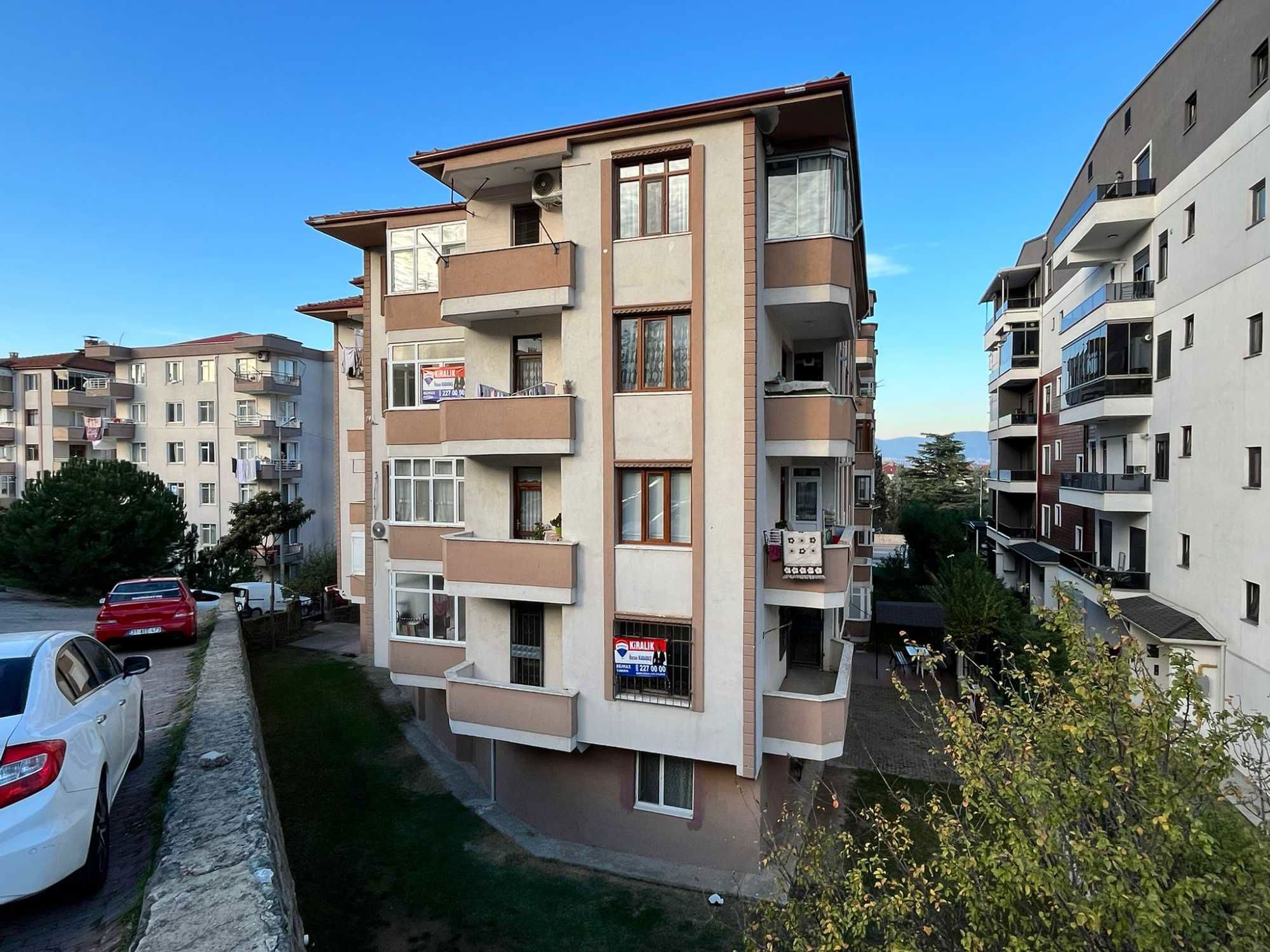 RE/MAX ÇAKRA' DAN ATATÜRK MAHALLESI ÖZMERCAN SITESINDE KIRALIK