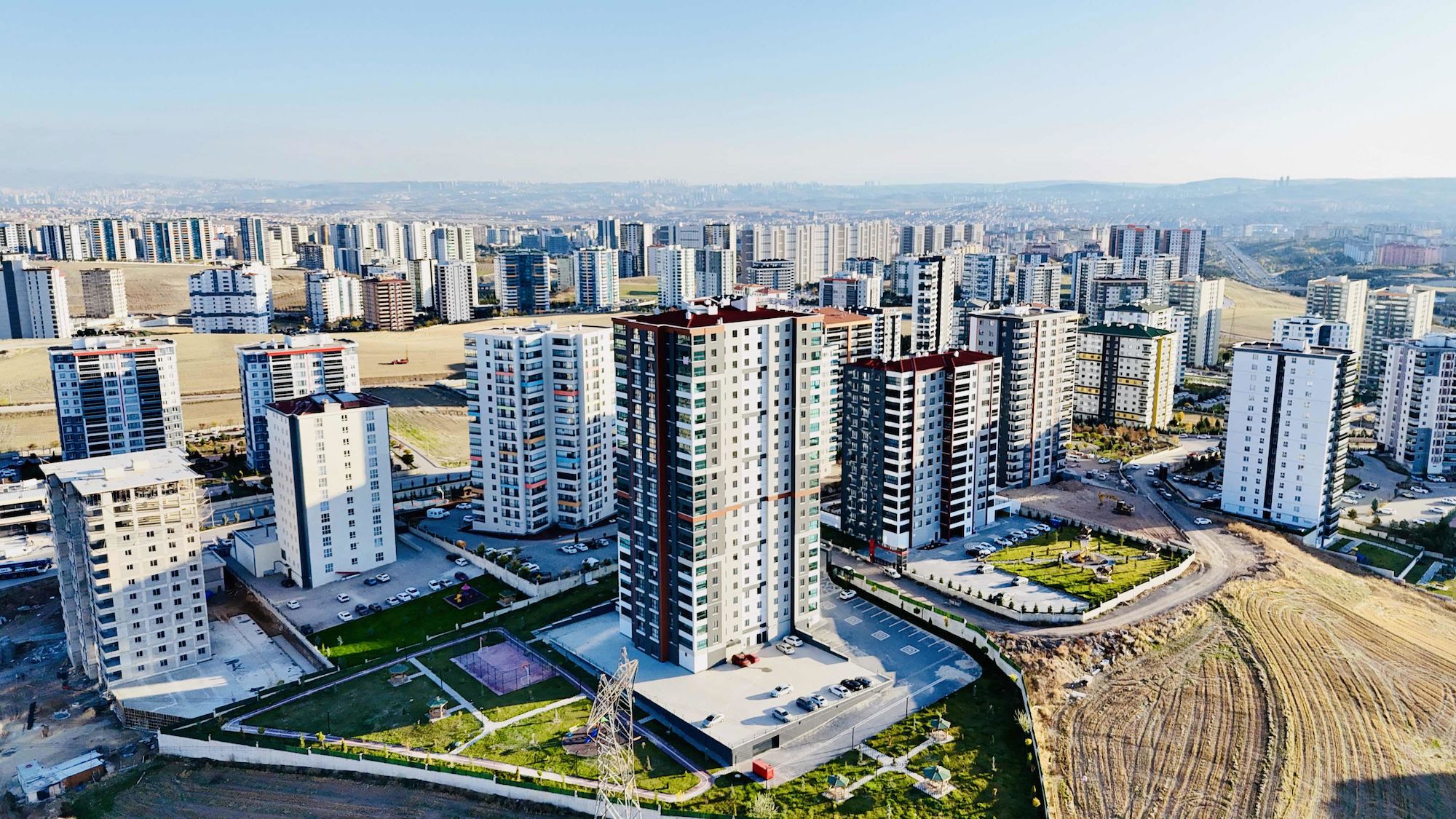 ERYAMAN’IN YÜKSELEN BÖLGESİNDE 16. KAT ŞEHİR MANZARALI 4+1!