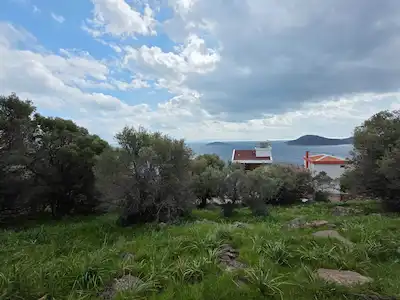 ÇANDARLI BİMEYKO'DA EŞSİZ DENİZ MANZARALI VİLLA İMARLI ARSA
