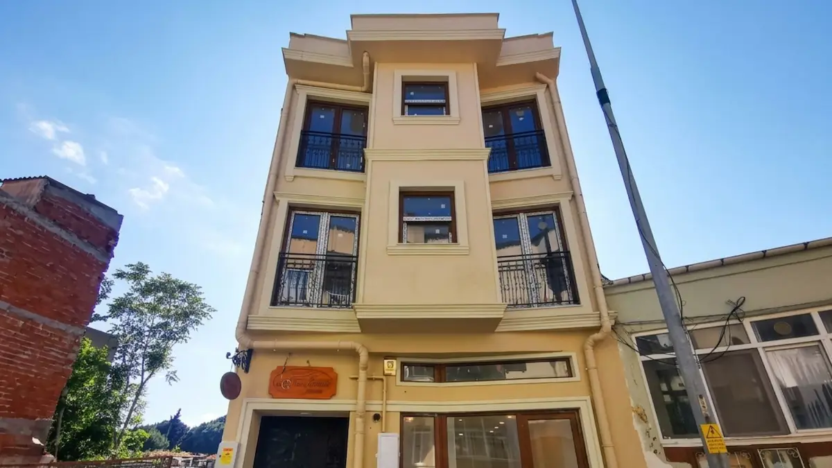 ÇANAKKALE MERKEZDE ÇARŞIYA YÜRÜME MESAFESİNDE KİRALIK 1+1 DAİRE