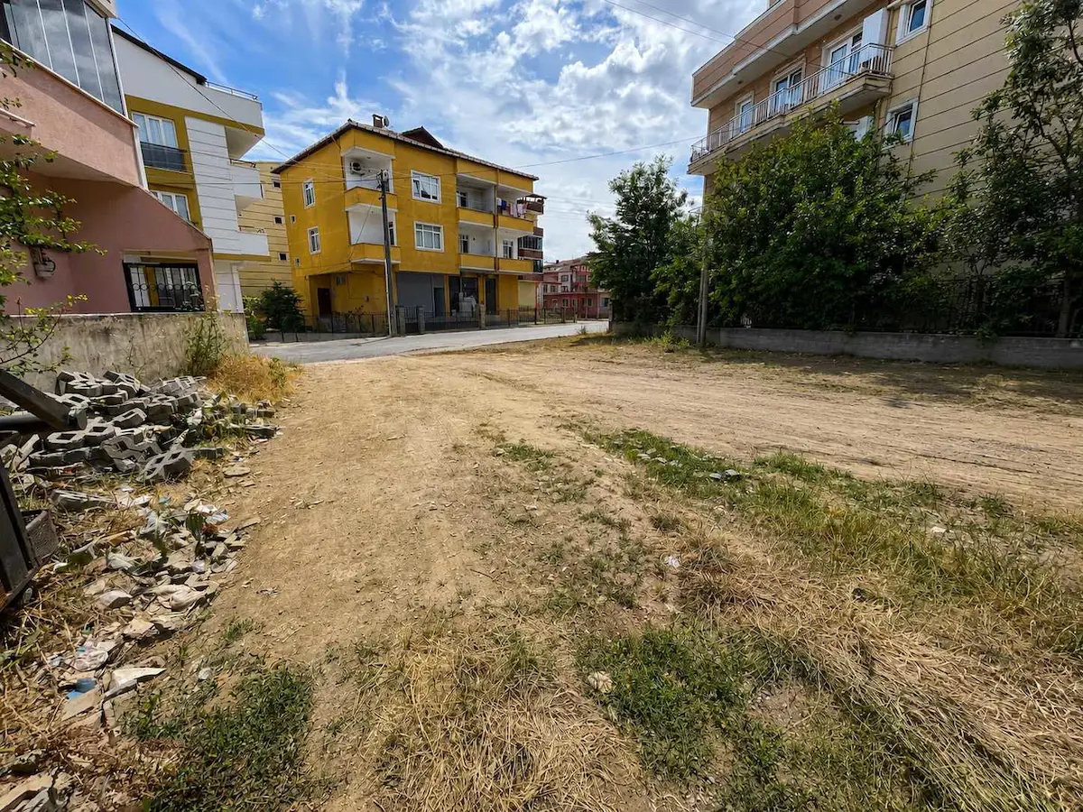 GEBZE ARAPÇEŞME MERKEZDE KONUT İMARLI SATILIK 345 M2 ARSA