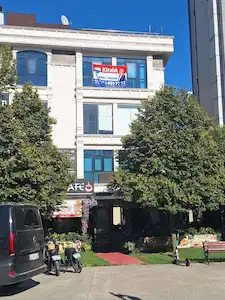ALEMDAĞ CADDESİ METRO KARŞISI İŞ MERKEZİNDE TERASLI DUBLEKS