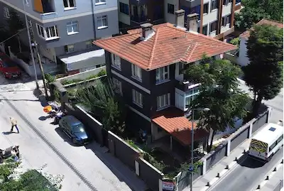 YAZLIK TADINDA MUSTAKIL BAHÇELI 2+1 DAIRE