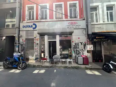 REMAX AHMET ÇIMEN KARAKÖY'DE GALATAPORT YAKINI KIRALIK BINA