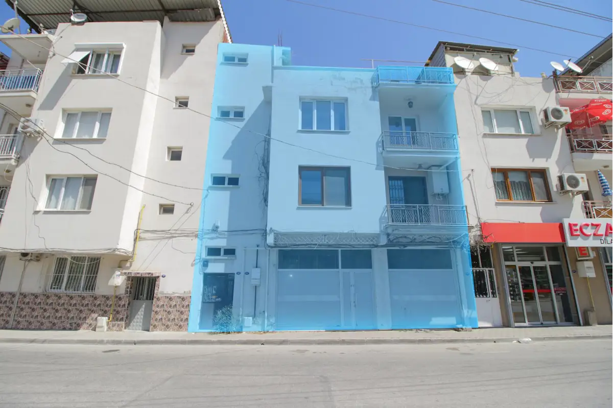 BORNOVA YEŞILOVA MAHALLESINDE POINT BORNOVA KARŞISI SATILIK BINA