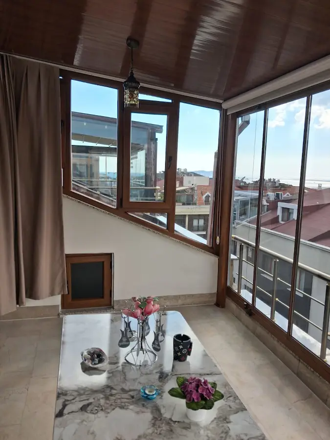 İDEALTEPE ’DE KISMİ DENİZ MANZARALI 145 M2 NET SATILIK