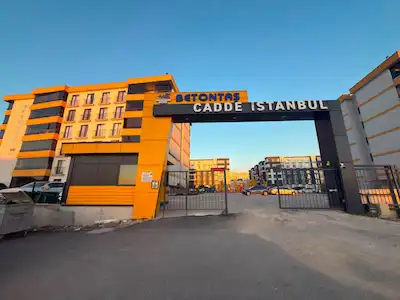BATIKENT BATI BULVARI’NDA MERKEZİ KONUMDA SATILIK 2+1 BAĞIMSIZ MUTFAK DAİRE